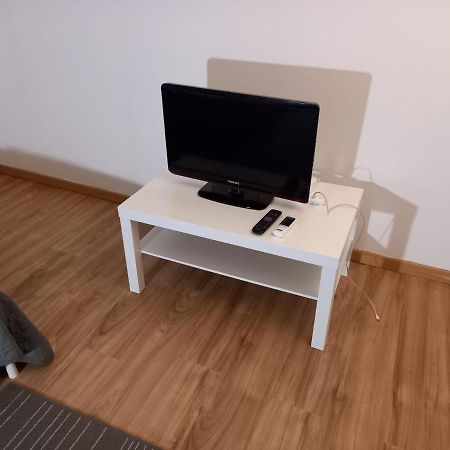 3 Hebergements - Au 1Er Etage 1 Appartement 2 Pieces Et Au 2Eme Etage Un Logement De 2 Chambres Louees Separement Avec Coin Cuisine Et Toilettes A Partager- Dans Pavillon Au Pied Du Rer B A 5 Minutes De Paris Et 30 Mn Stade De France كياشاه المظهر الخارجي الصورة