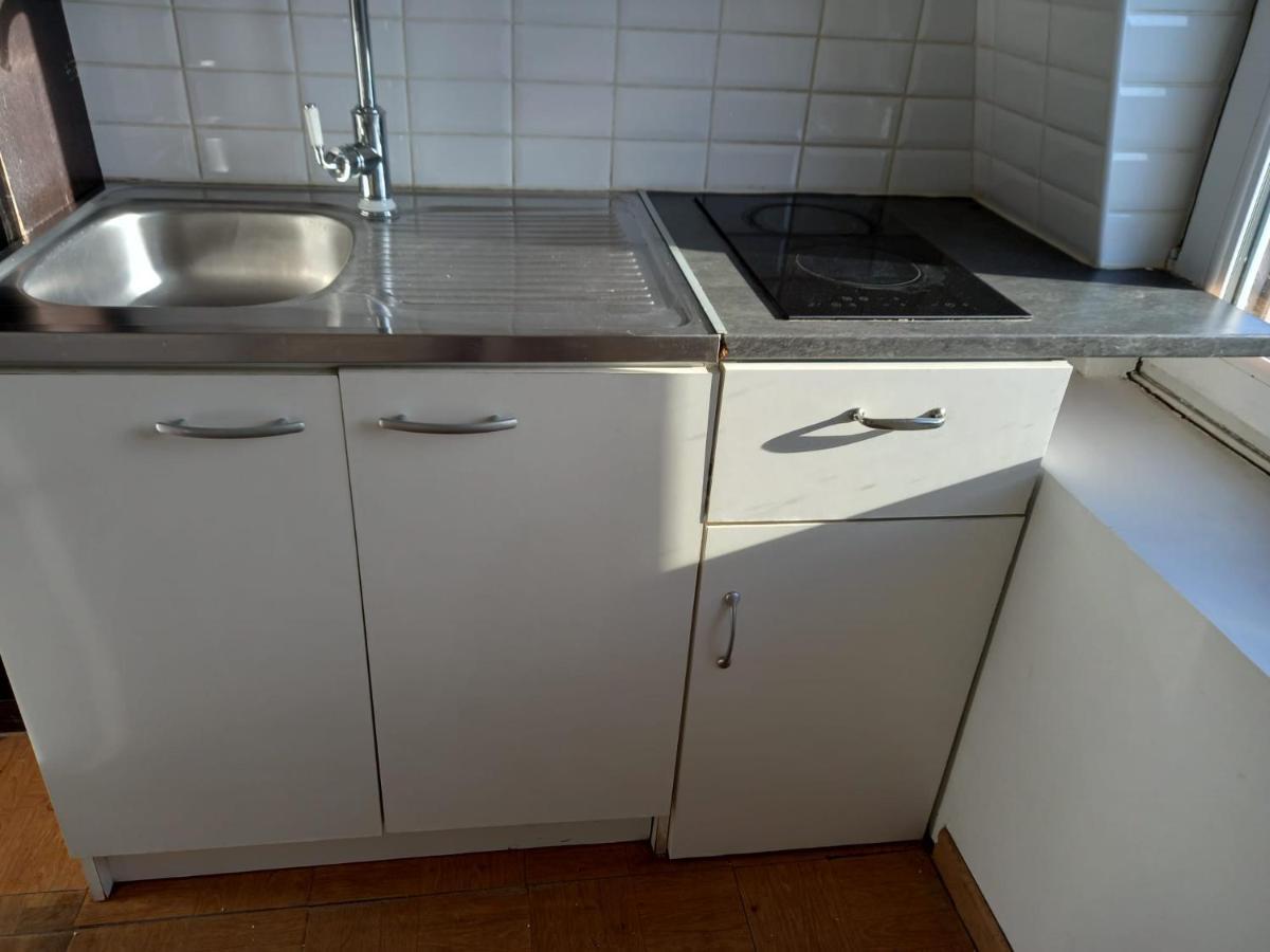 3 Hebergements - Au 1Er Etage 1 Appartement 2 Pieces Et Au 2Eme Etage Un Logement De 2 Chambres Louees Separement Avec Coin Cuisine Et Toilettes A Partager- Dans Pavillon Au Pied Du Rer B A 5 Minutes De Paris Et 30 Mn Stade De France كياشاه المظهر الخارجي الصورة