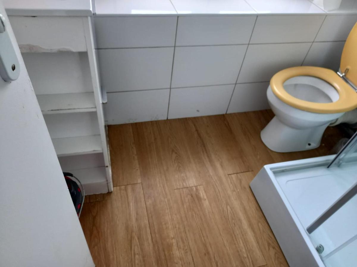 3 Hebergements - Au 1Er Etage 1 Appartement 2 Pieces Et Au 2Eme Etage Un Logement De 2 Chambres Louees Separement Avec Coin Cuisine Et Toilettes A Partager- Dans Pavillon Au Pied Du Rer B A 5 Minutes De Paris Et 30 Mn Stade De France كياشاه المظهر الخارجي الصورة